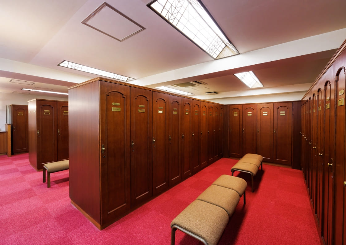 女性ロッカールーム